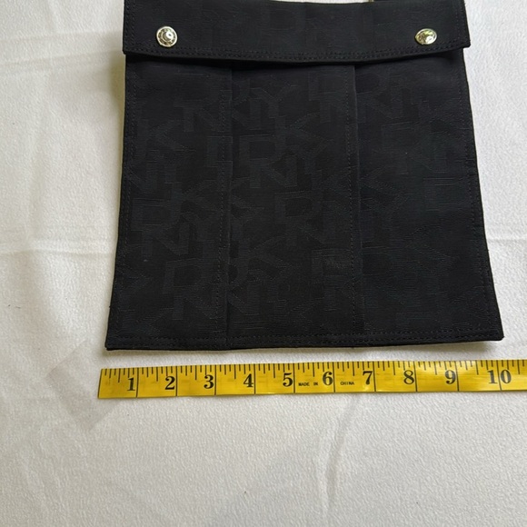 DKNY black monogram webbing crossbody bag in excellent condition - Picture 6 of 8